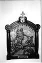 Relief aus dem Kreuzweg in der Friedhofskapelle: VI. Unterdrückt